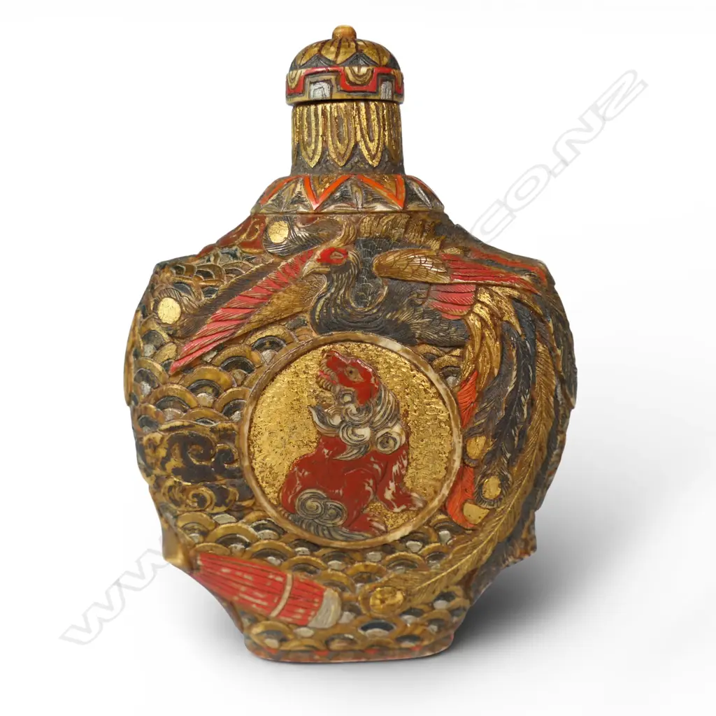 A late Meiji period ivory snuff bottle, Image 1++