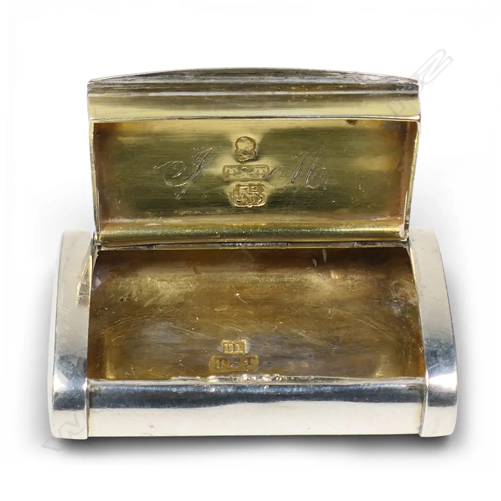 A George III silver snuff box, Image 1++