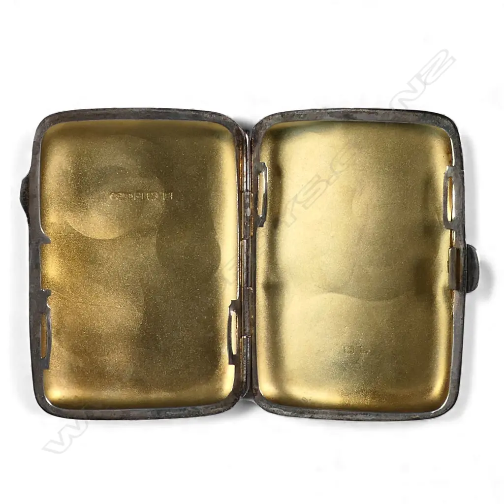 A silver cigarette case, Image 1++