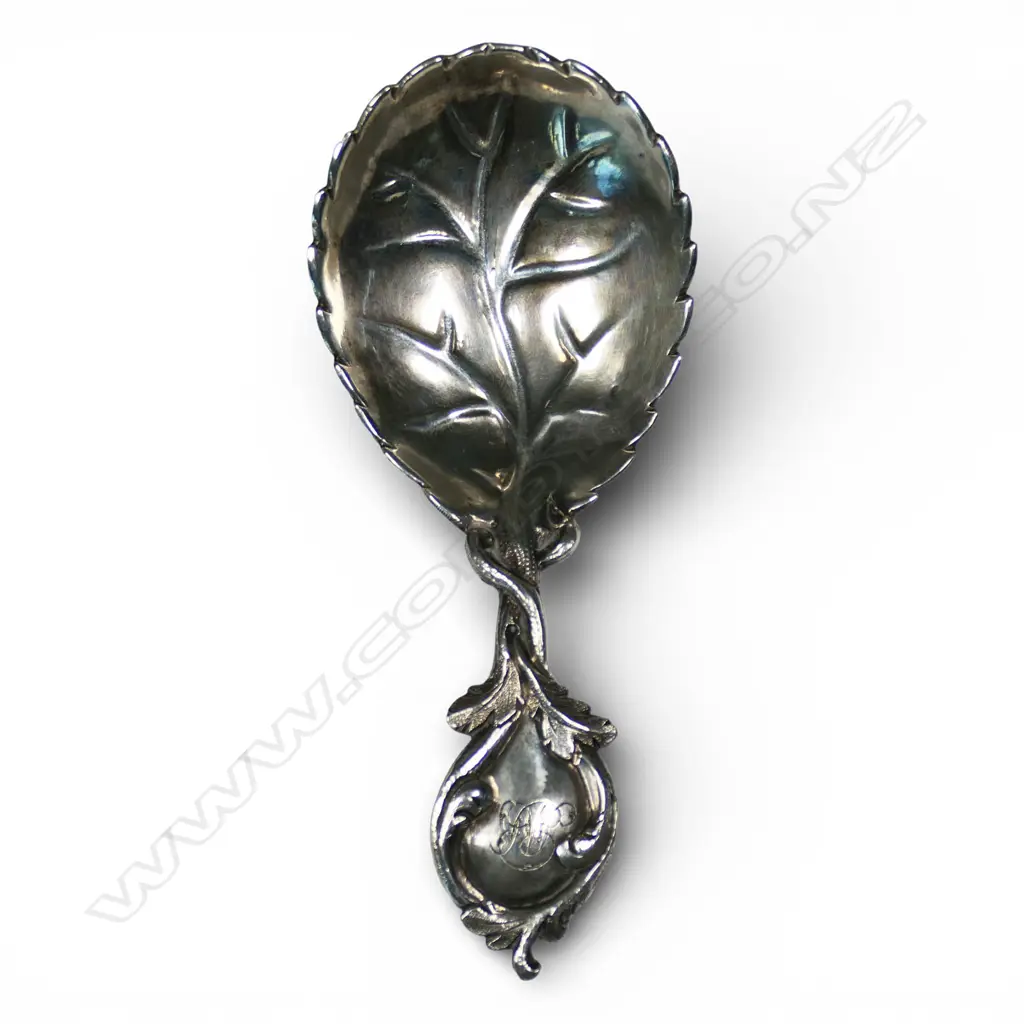A Victorian leaf form silver caddy spoon, Image 1++