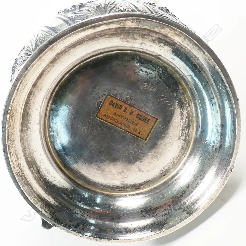 A George II silver coffee pot, Image 1++