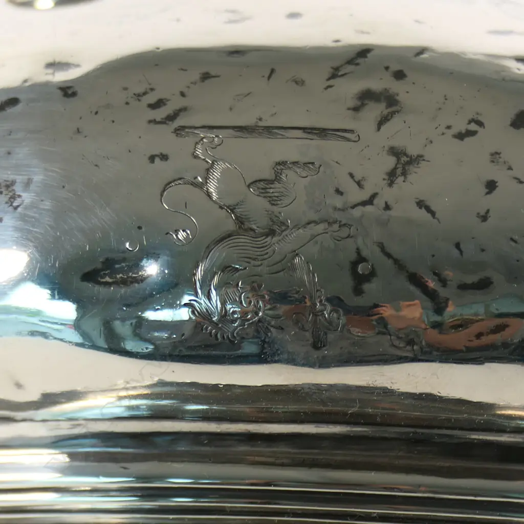 A George IV three piece silver tea set, Image 1++