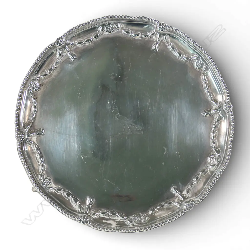 A George III sterling silver waiter, Image 1++