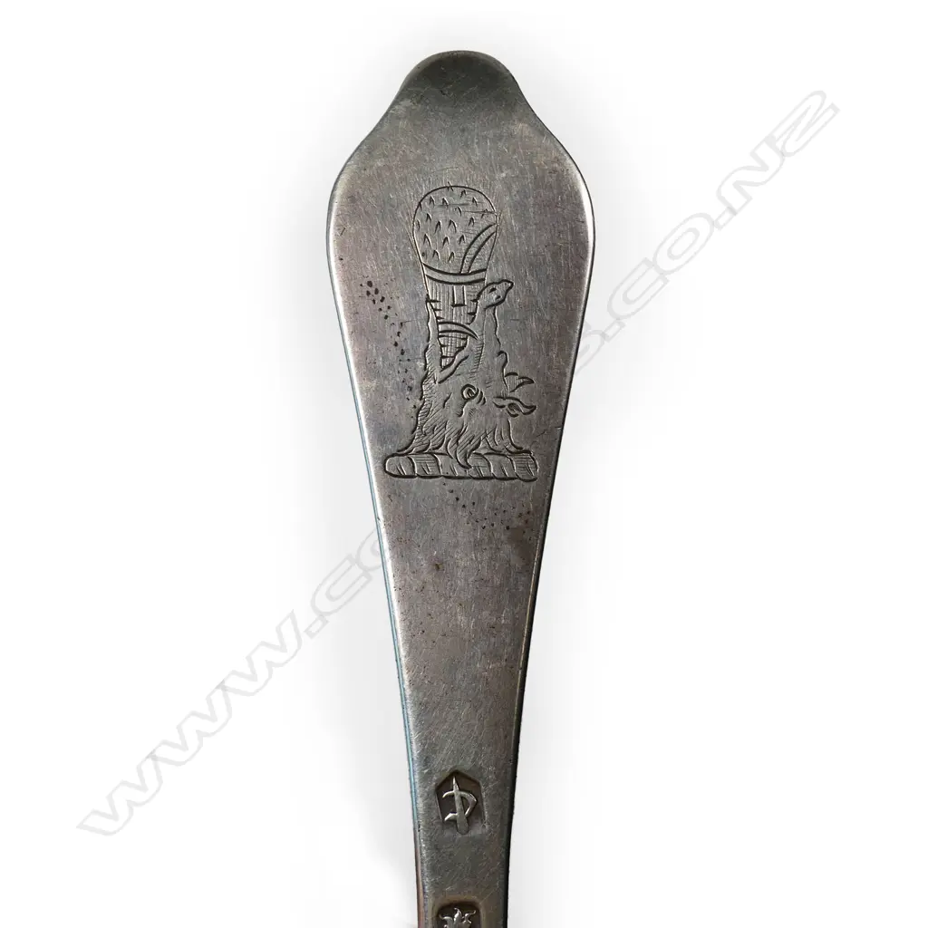 William III silver dog nose spoon, Image 1++
