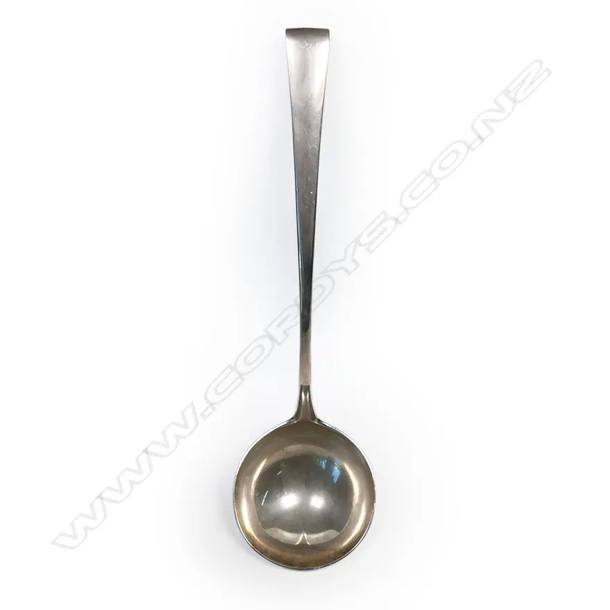 A late George II Irish silver soup ladle, Image 1++