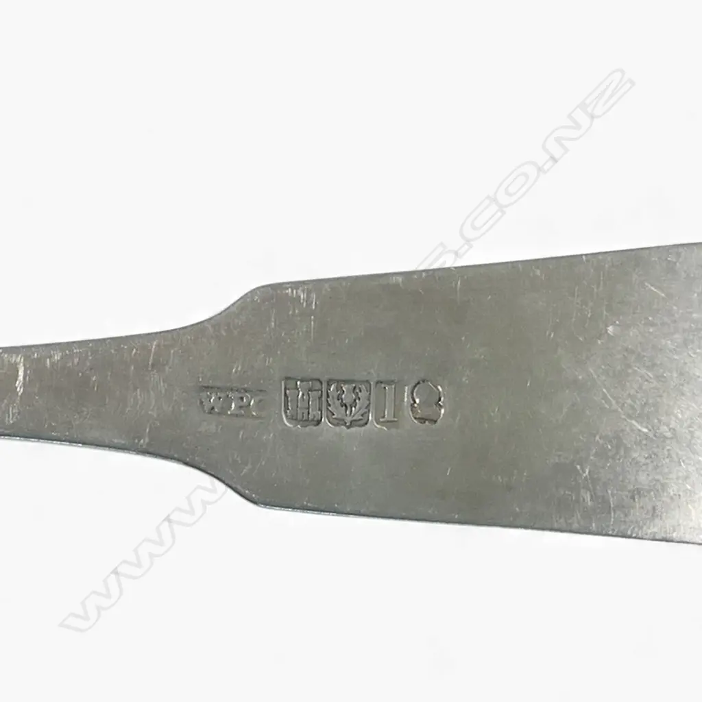 A set of six late George III silver tablespoons, Image 1++