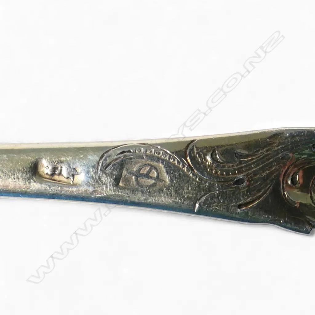 A pair of George I silver berry spoons, Image 1++
