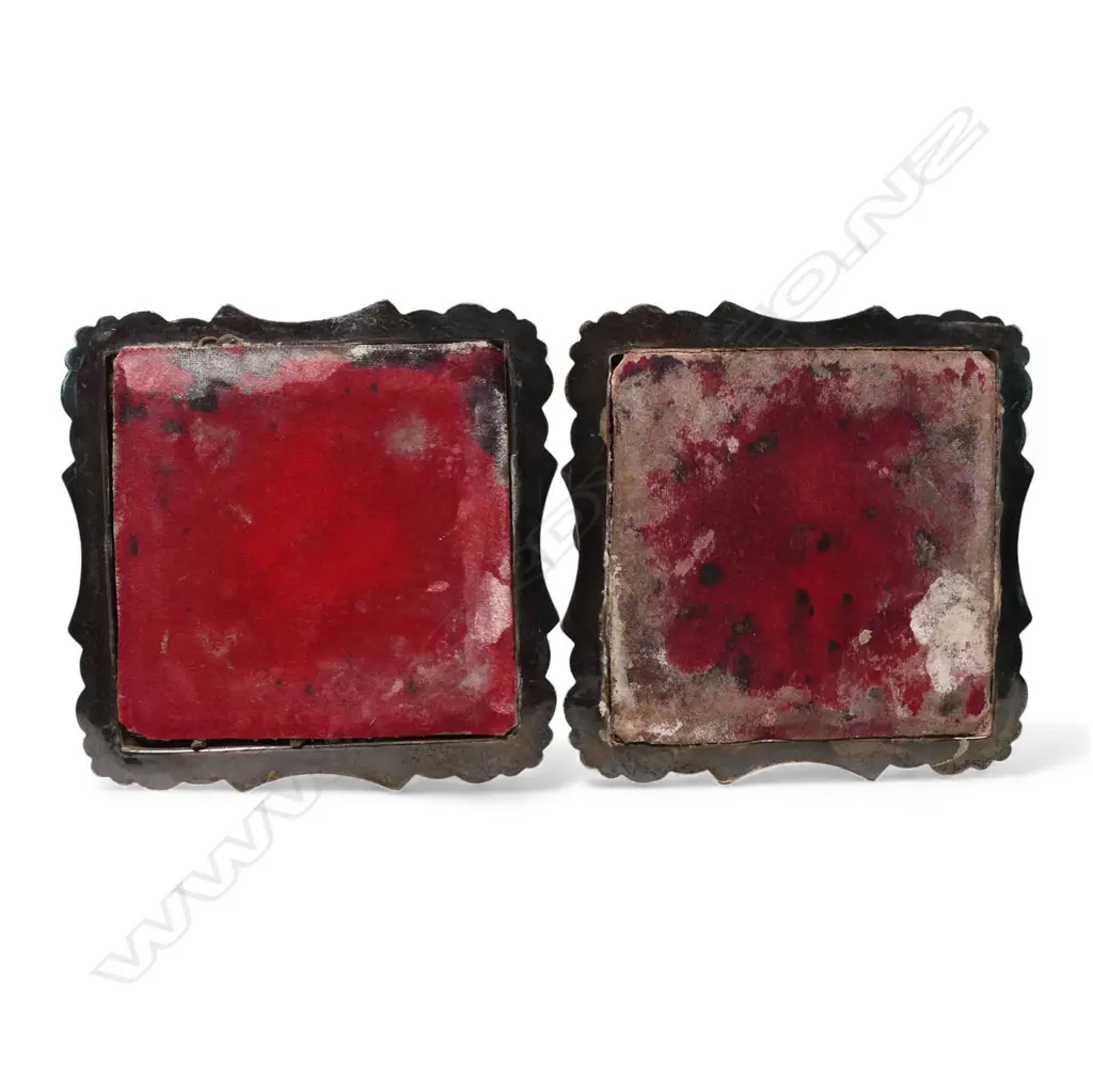 A pair of Victorian silver column candlesticks, Image 1++