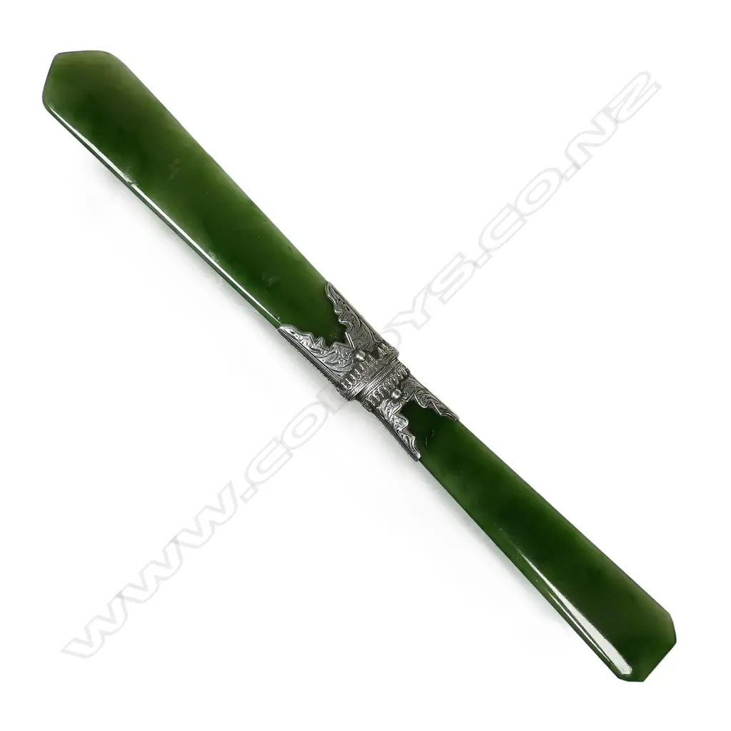 An early 20thC pounamu and silver page turner, Image 1++