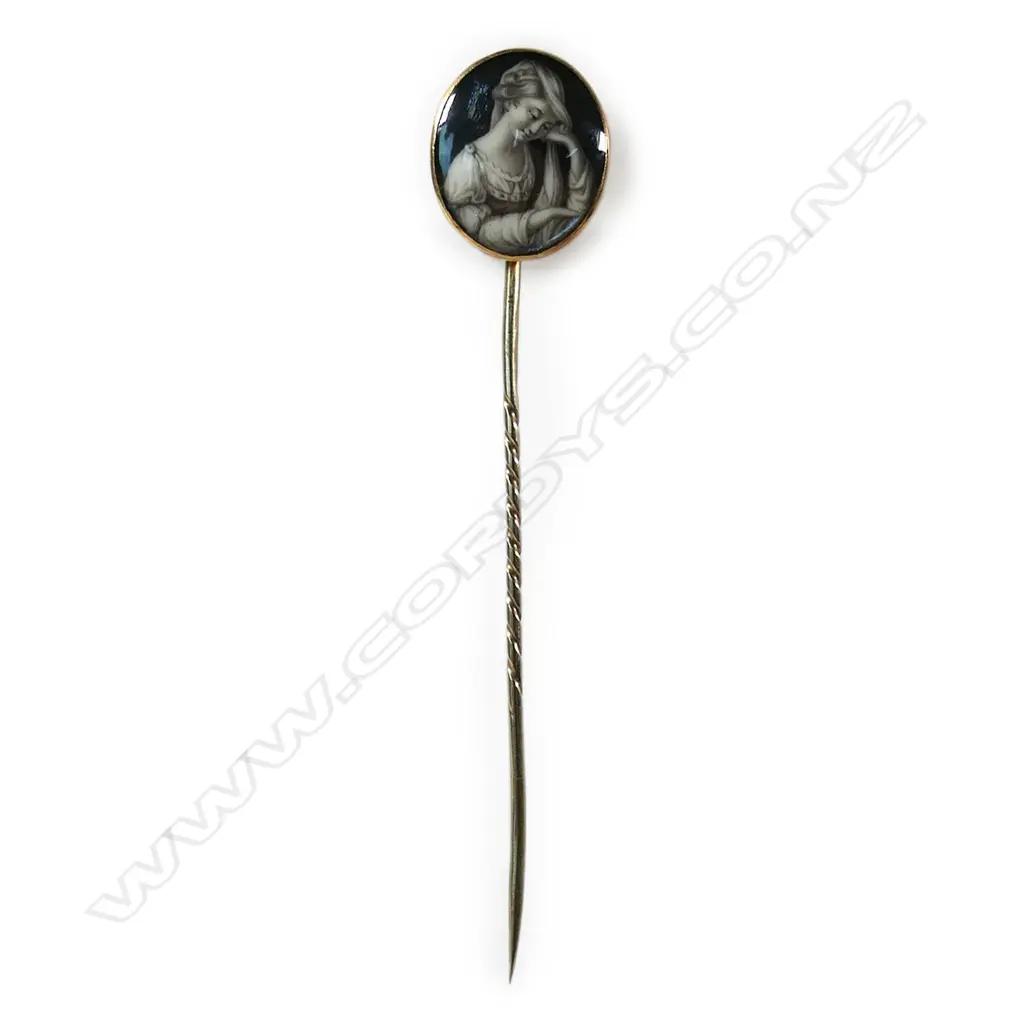 An 18ct gold framed mourning stick pin, Image 1++