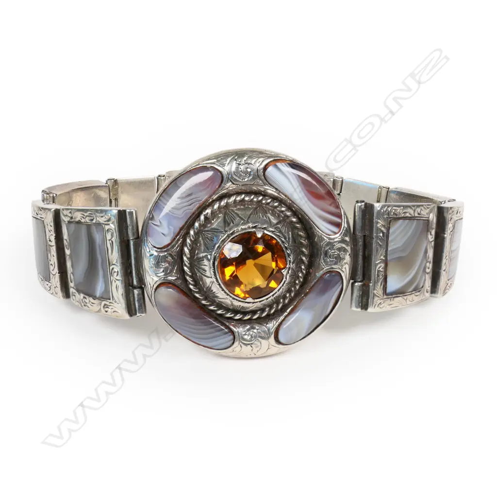 A superb late Victorian Scottish silver and Montrose agate bracelet, Image 1++