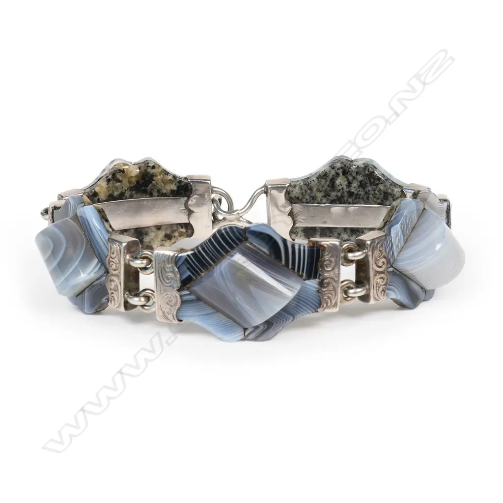 A late Victorian Scottish silver and Montrose agate bracelet, Image 1++
