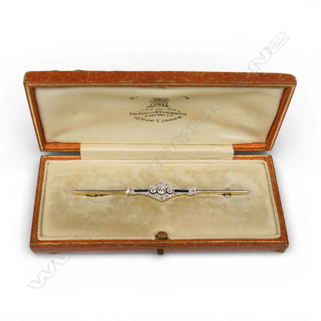 An Art Deco 18ct gold diamond and sapphire bar brooch, Image 1++