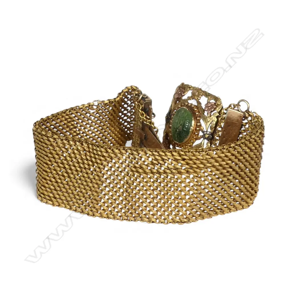 A Victorian 9ct gold and hardstone scarab beetle bracelet, Image 1++