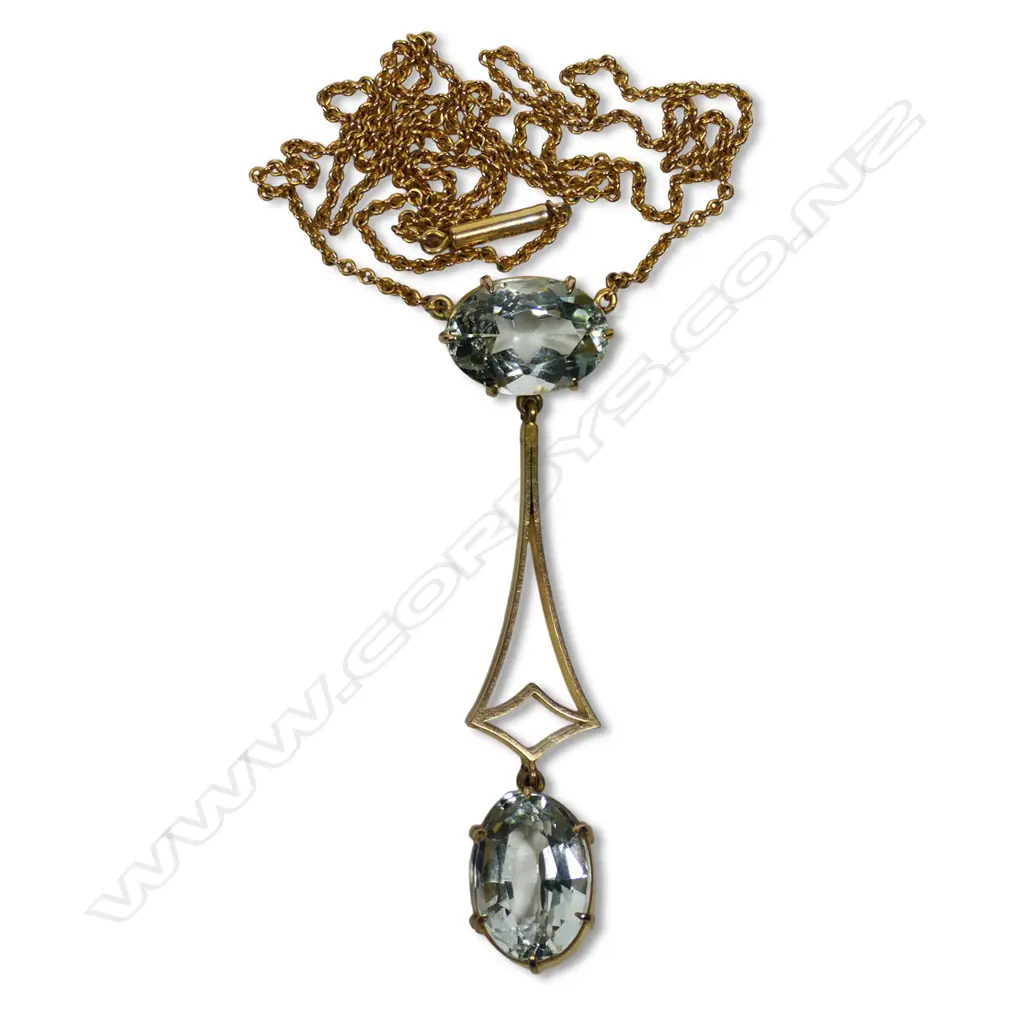 An elegant Edwardian 9ct gold and aquamarine pendant necklace, Image 1++