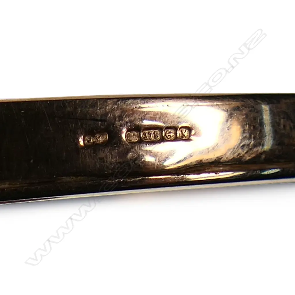 A 9ct rose gold framed hand painted portrait miniature pendant, Image 1++