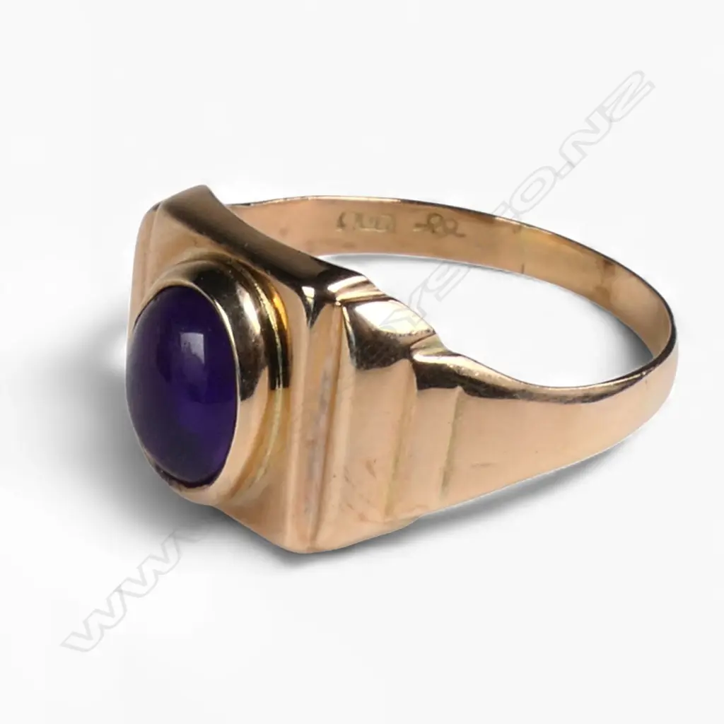 A 9ct rose gold and amethyst ring, Image 1++