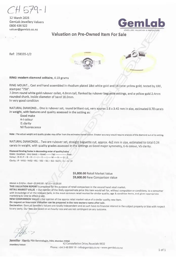 An 18ct white and yellow gold diamond solitaire ring, Image 1++