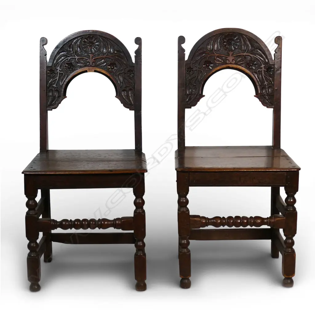A pair of Georgian oak country house chairs, Image 1++