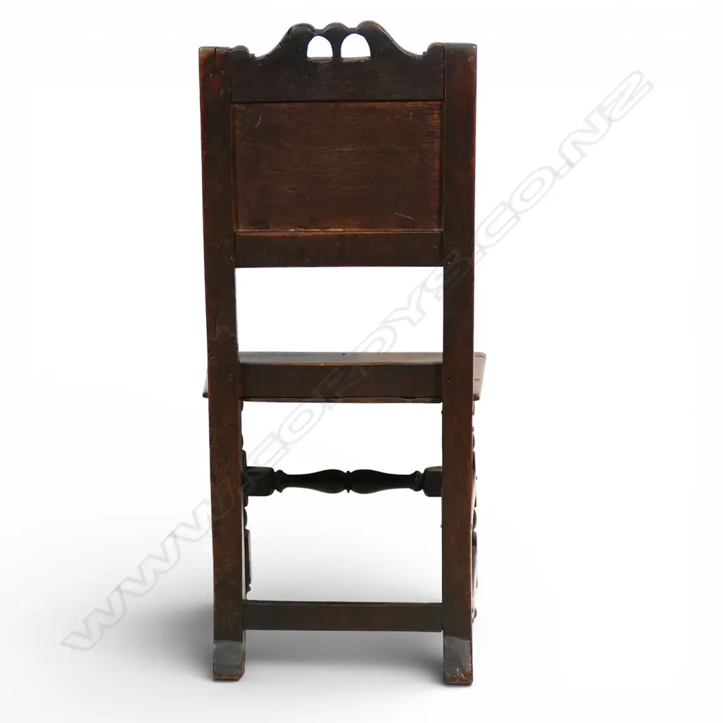 A Georgian oak country house chair, Image 1++