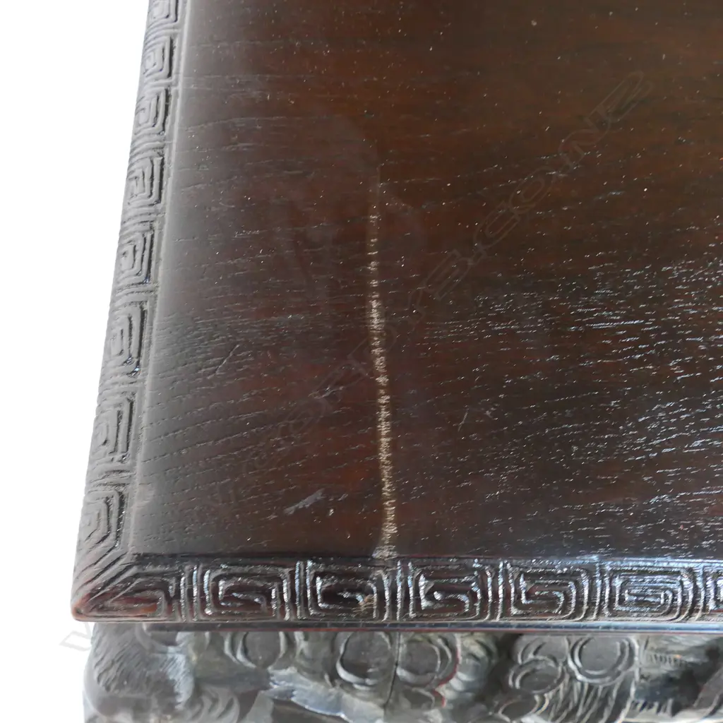 A early 20thC Chinese carved dining table, Image 1++