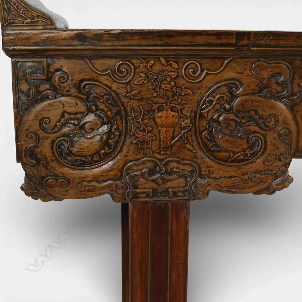 An impressive Chinese altar table, Image 1++