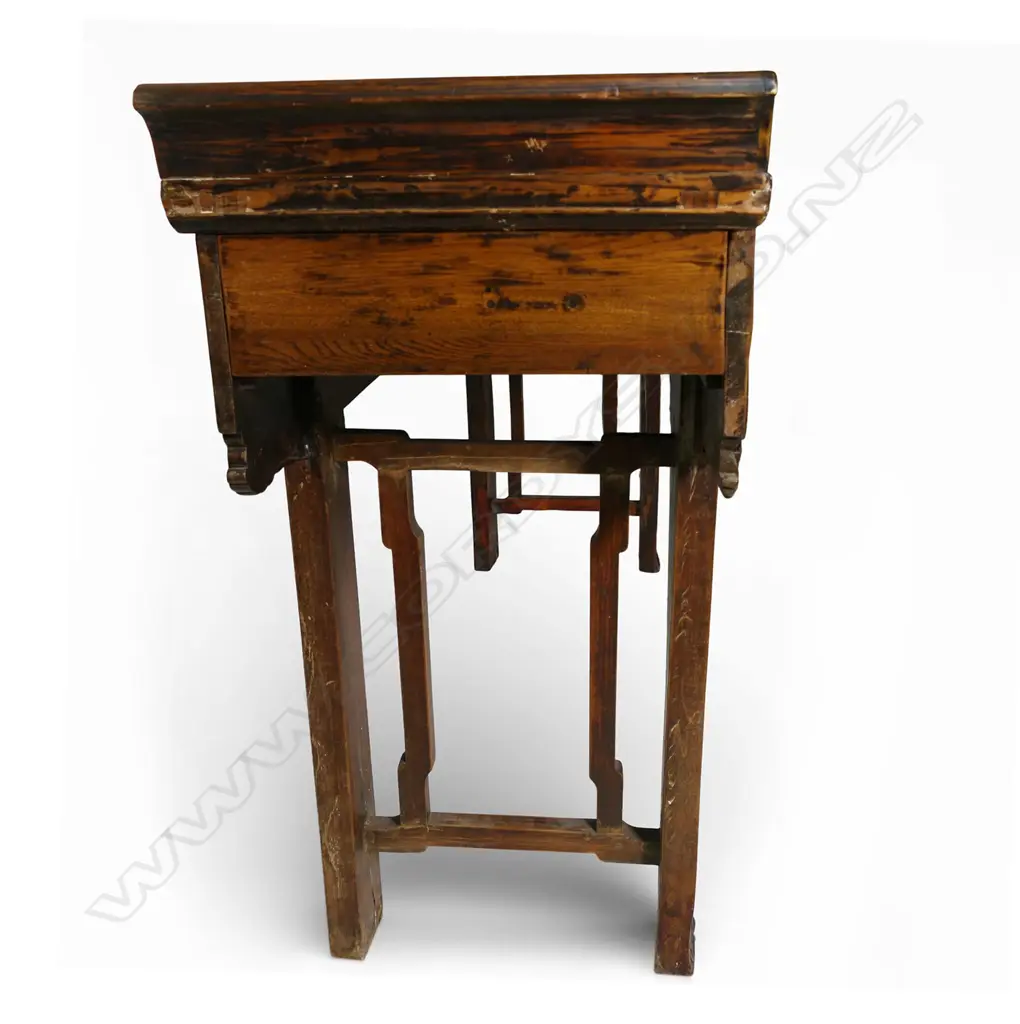 An impressive Chinese altar table, Image 1++