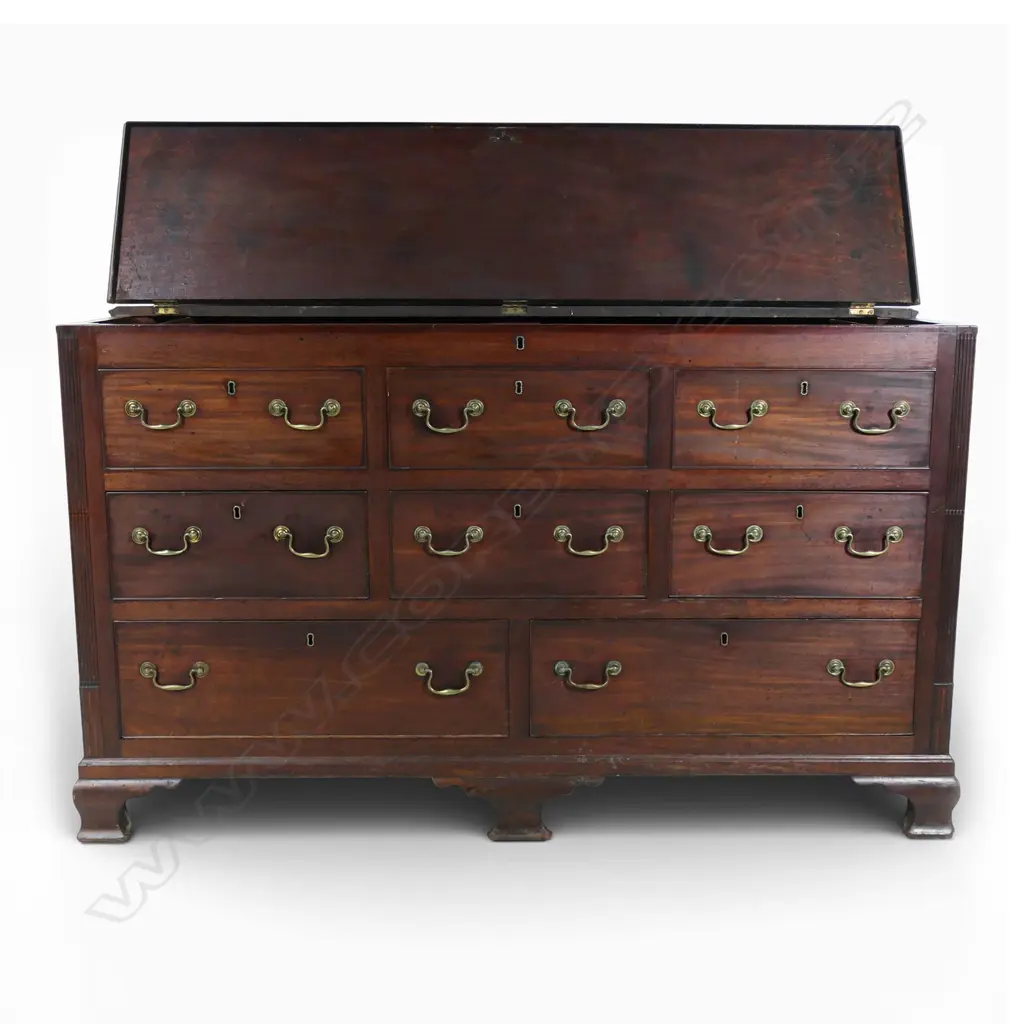 An impressive large Georgian mahogany mule chest, Image 1++