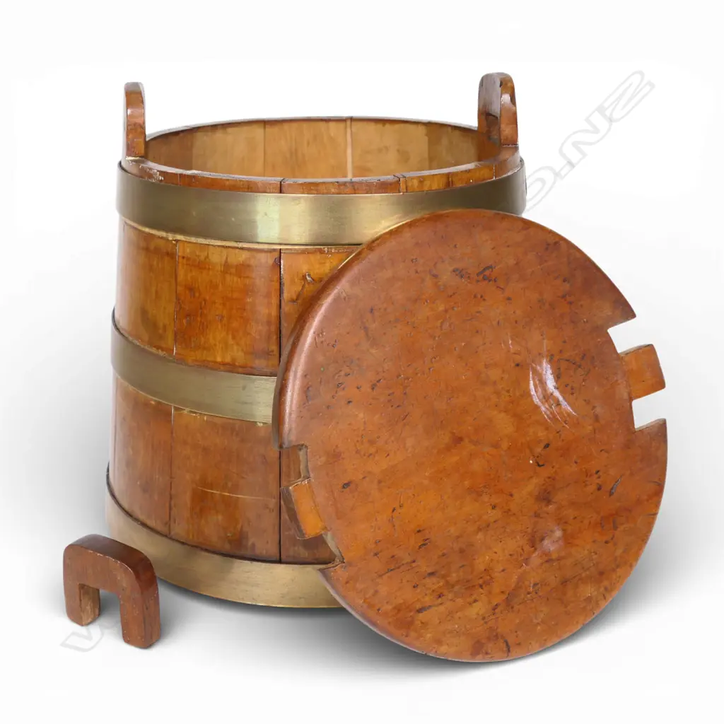 A 19thC. New Zealand colonial kauri and brass coopered lidded bucket, Image 1++