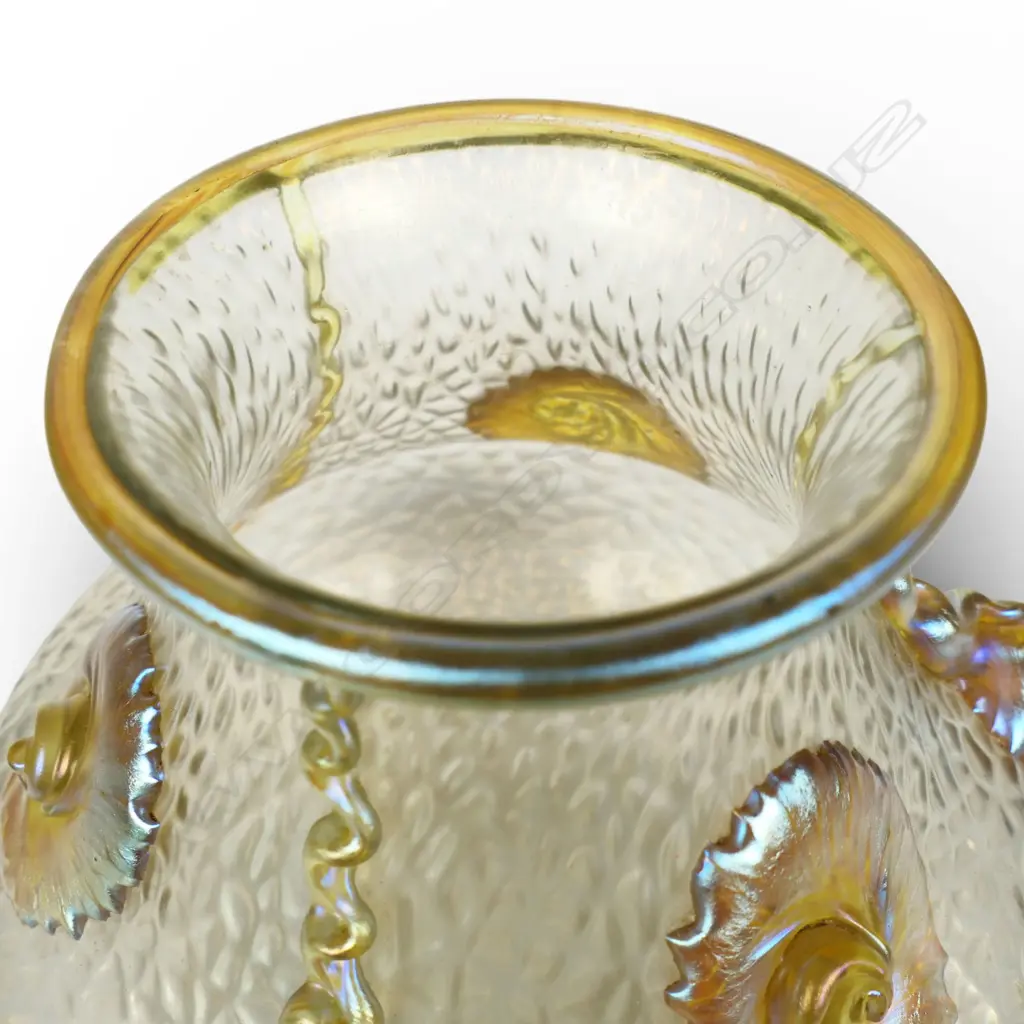 An early 20thC Loetz 'Nautilus' Iridescent Art Nouveau glass vase, Image 1++