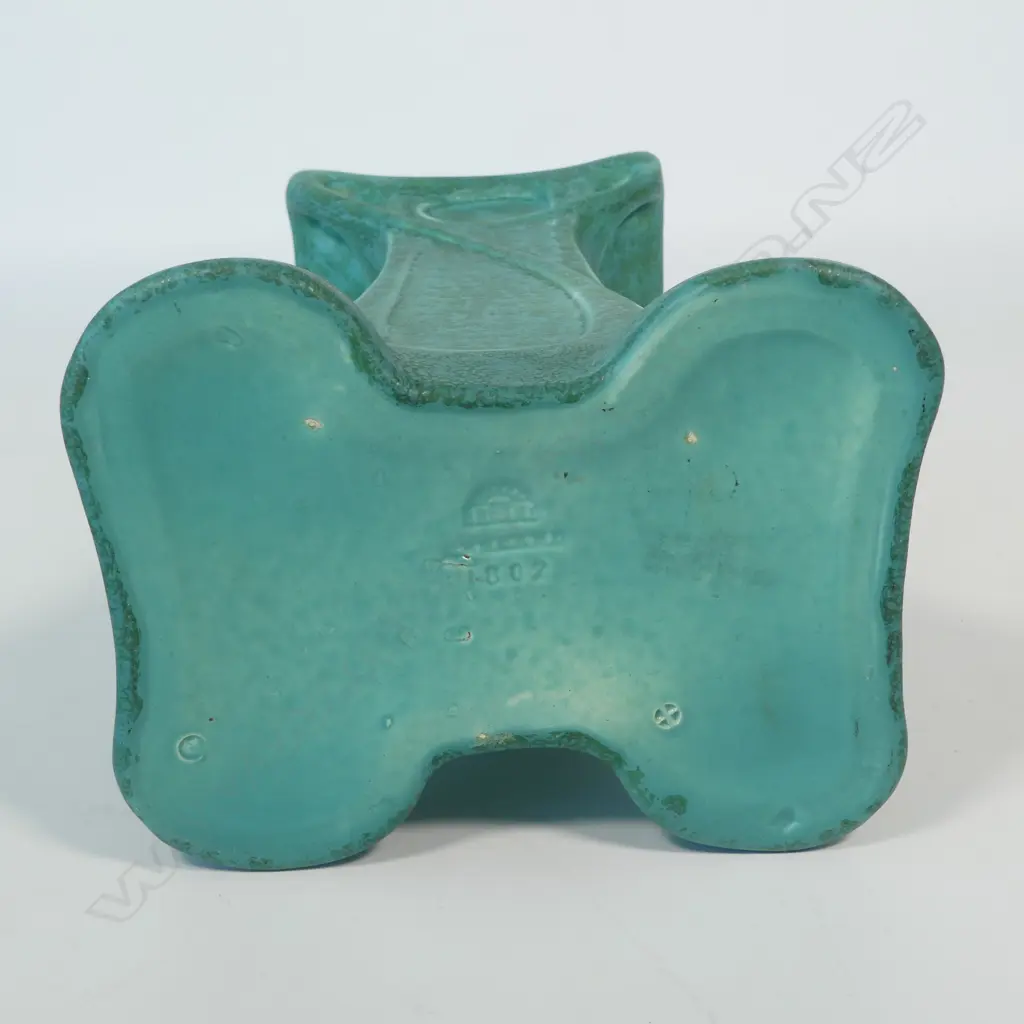 A Bretby Art Nouveau studio vase, Image 1++