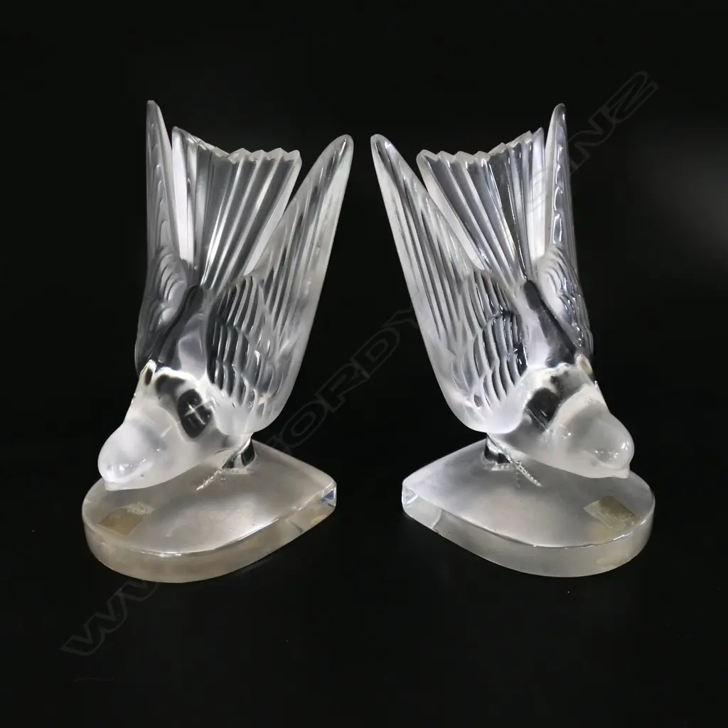 A pair of Lalique Hirondelle swallow bookends, Image 1++