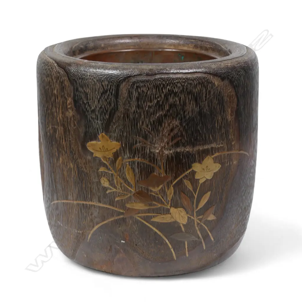 A Japanese Meiji period paulownia wood decorative hibachi, Image 1++