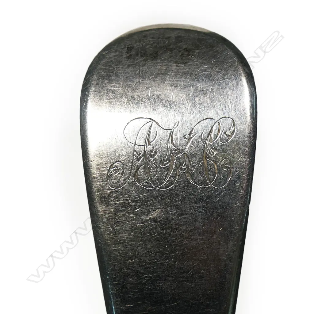 A George III silver pie spoon, Image 1++