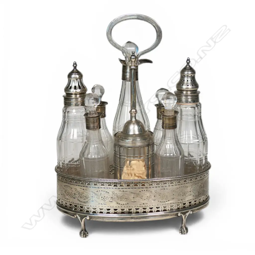 A George III sterling silver cruet set, Image 1++
