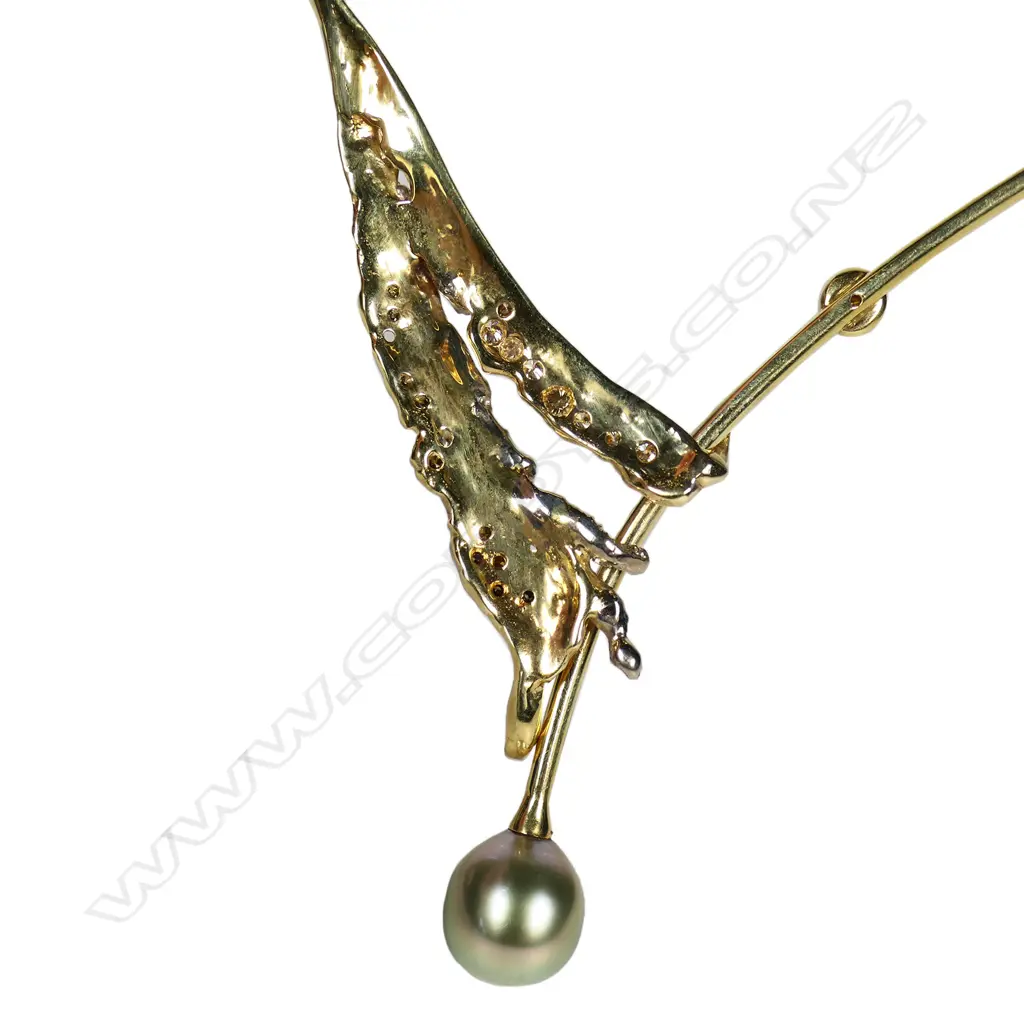 An original Simon Misdale 18ct gold diamond and Tahitian pearl necklet, Image 1++