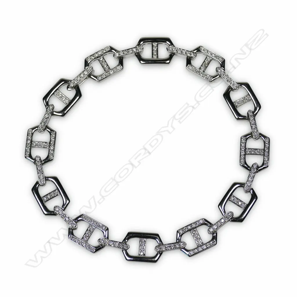 A 9ct white gold and 192 diamond bracelet, Image 1++