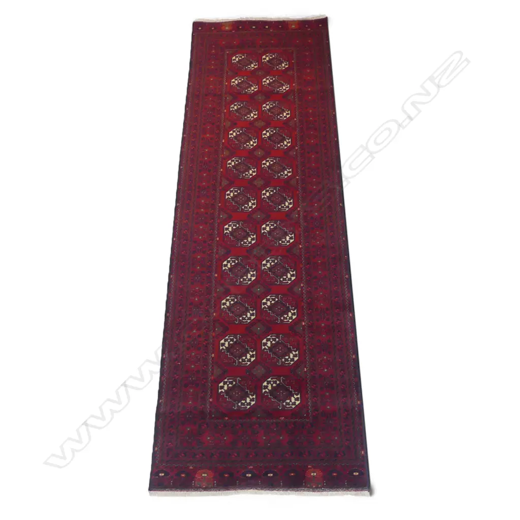 A fine hand-knotted Bokhara runner, Image 1++