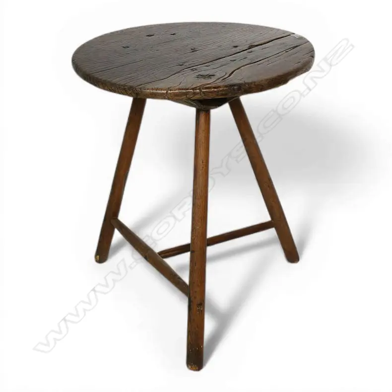 A George III country elm cricket table, Image 1++