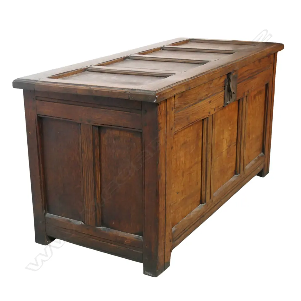 A George III oak coffer, Image 1++