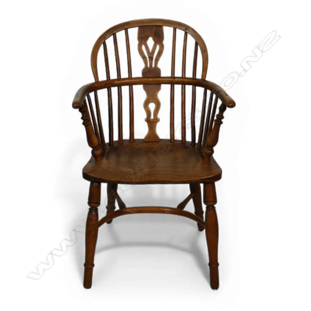 A good George III Windsor armchair, Image 1++