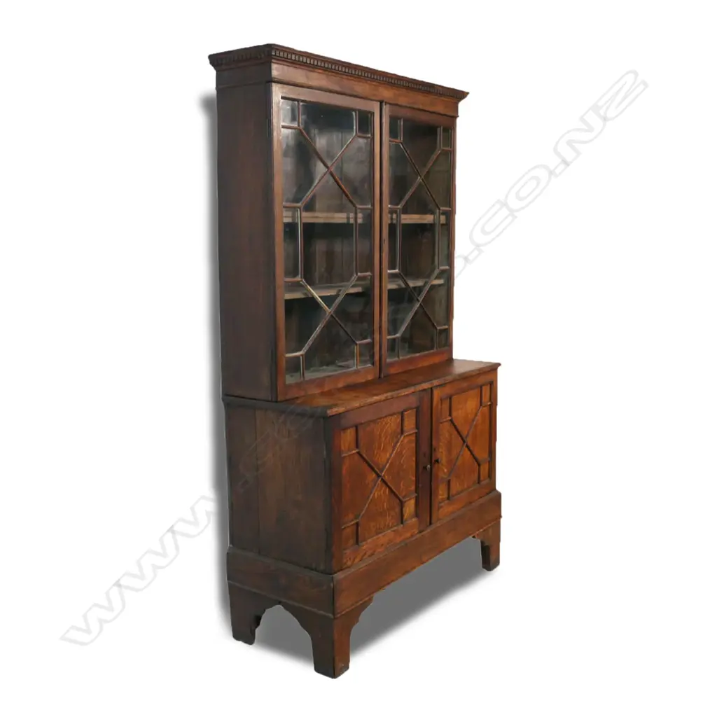George III small proportion bookcase cabinet, Image 1++