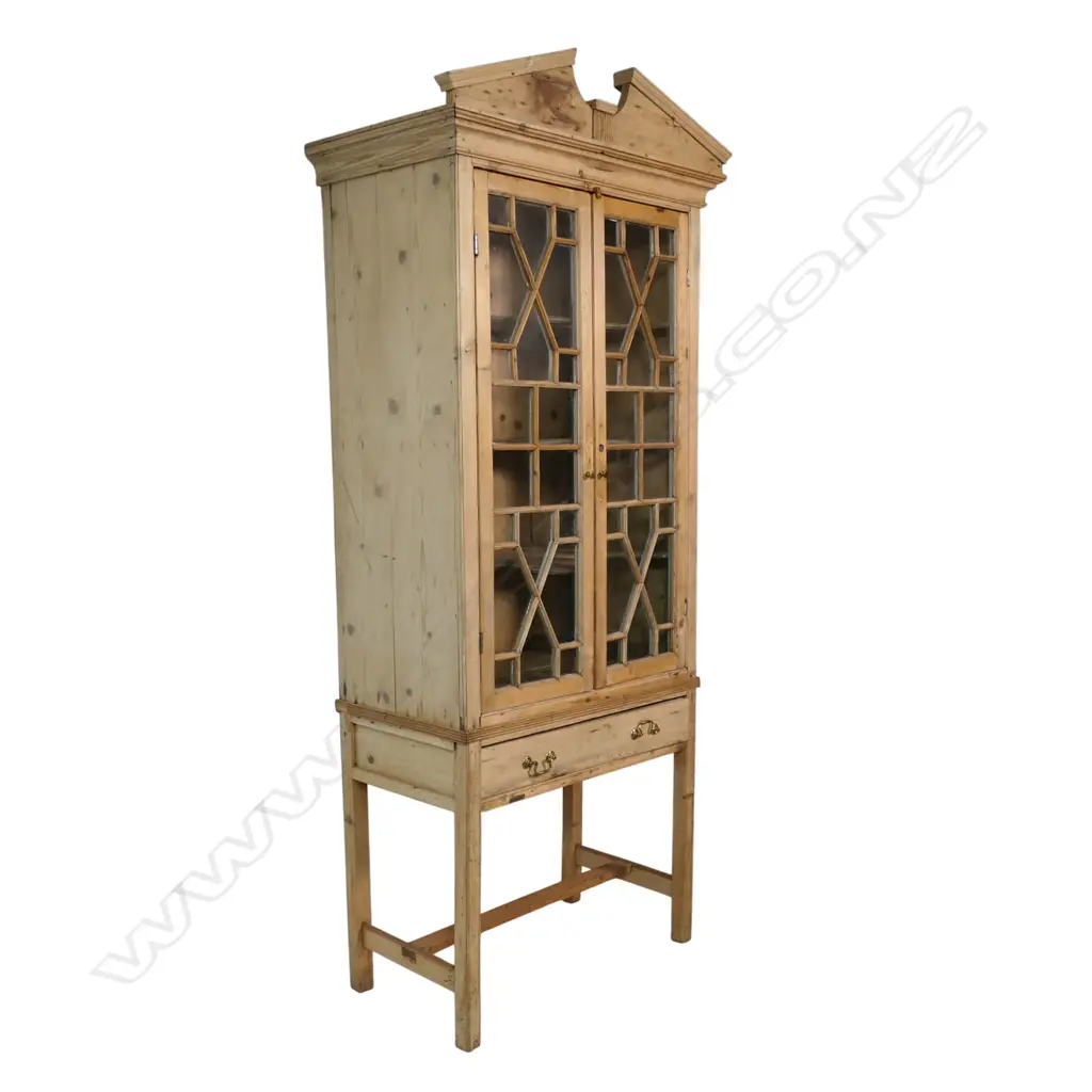 A 19thC Regency pine tall astragal glazed bookcase, Image 1++