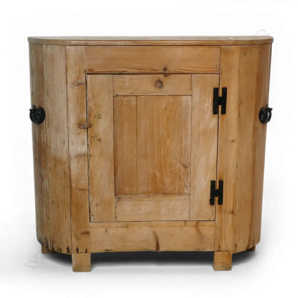 A Victorian country pine side cabinet, Image 1++