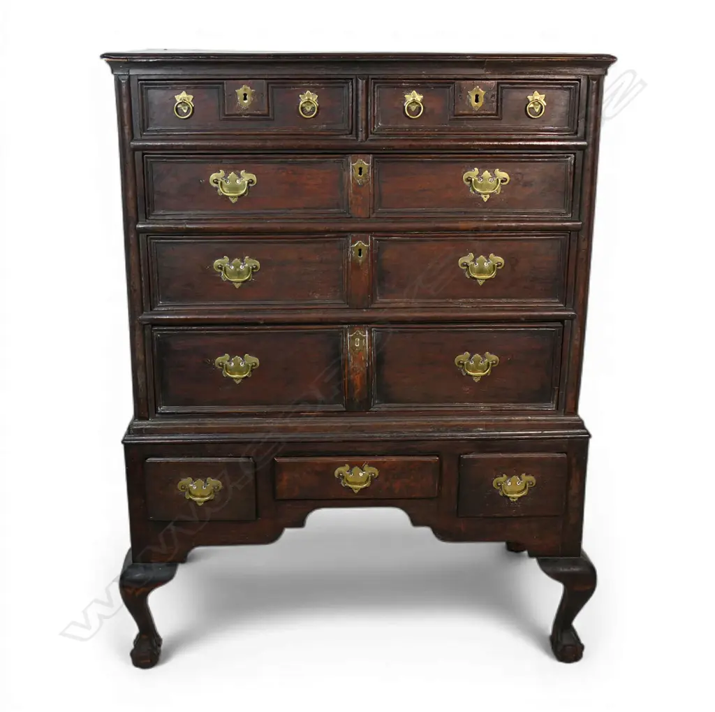 A George III or earlier chest on stand, Image 1++