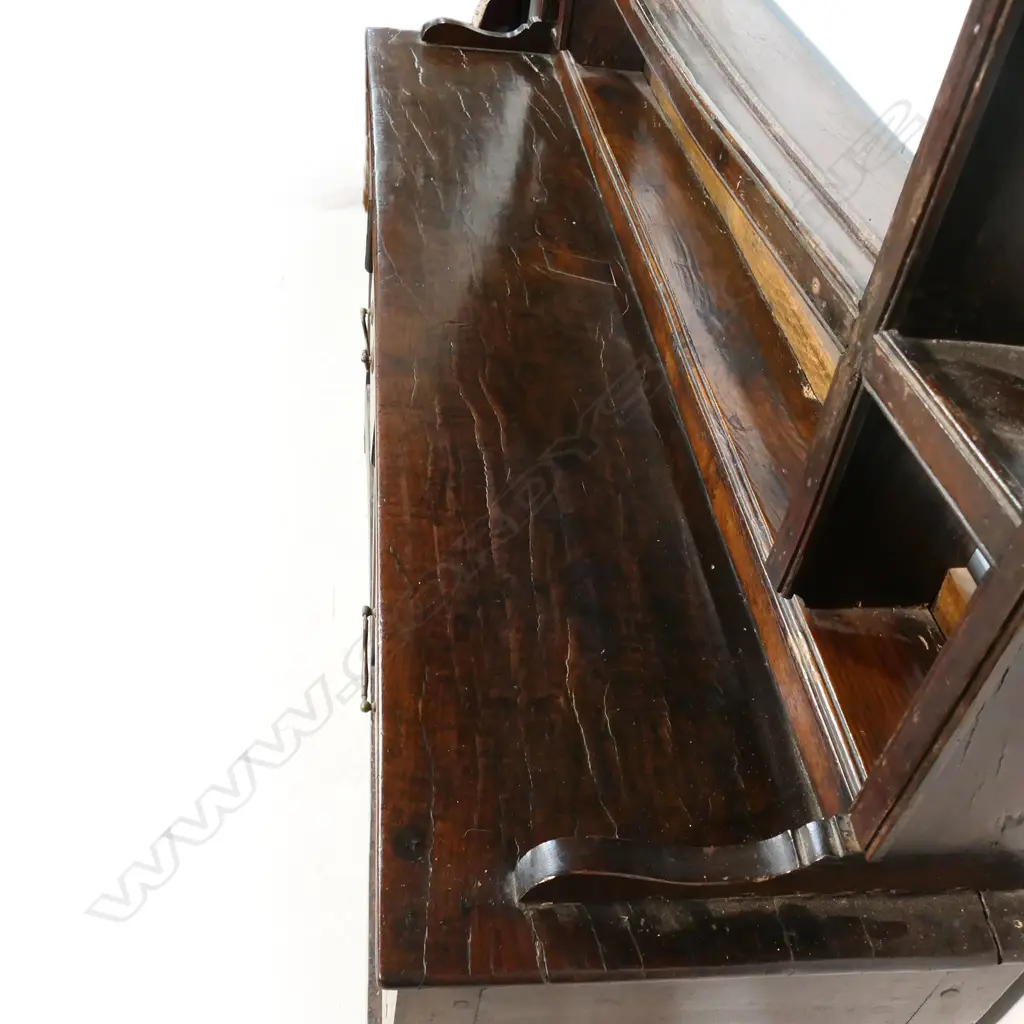 A George III country oak dresser, Image 1++