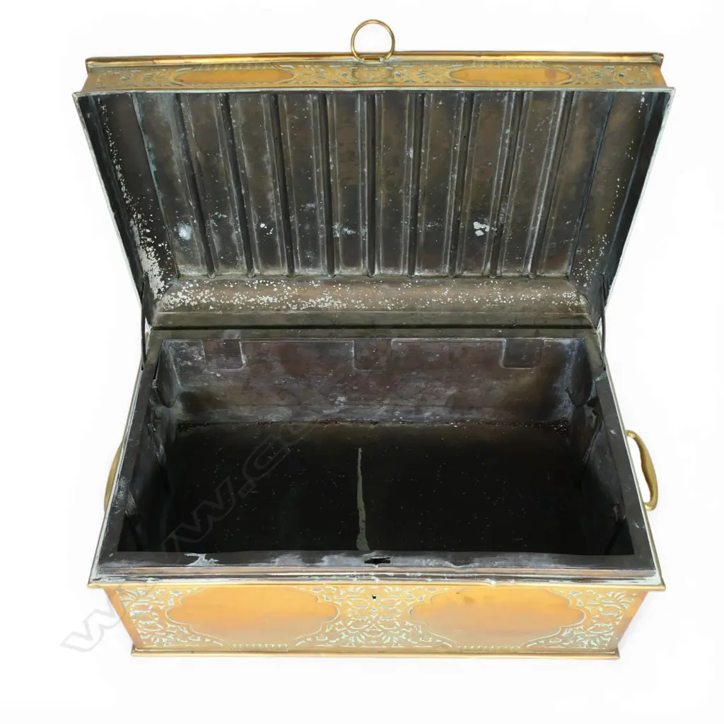 A Victorian fancy brass hinged lid box, Image 1++