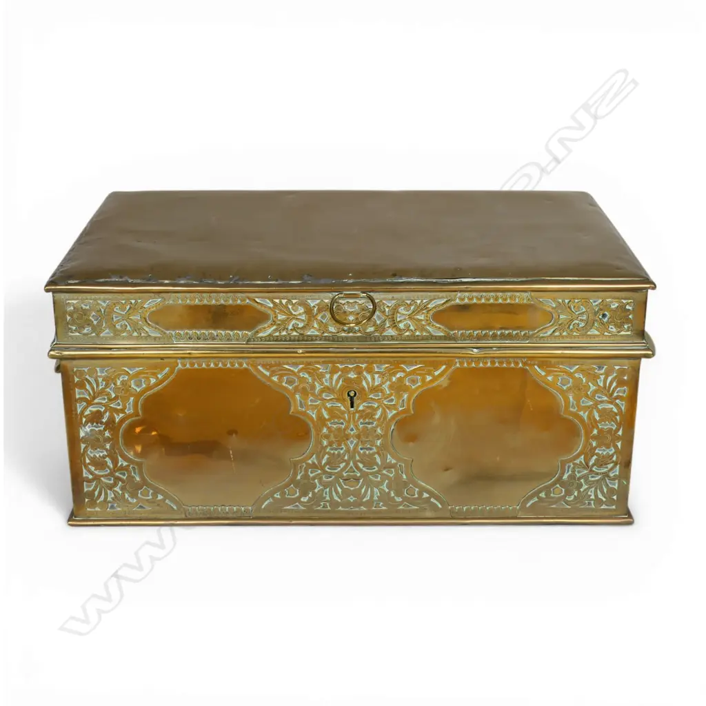A Victorian fancy brass hinged lid box, Image 1++