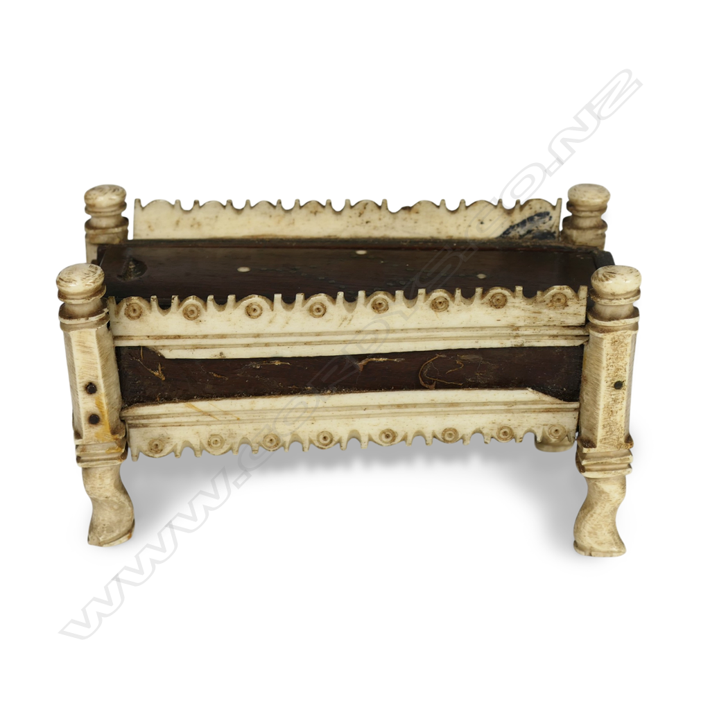 Early 19thC French Prisoner of War gaming box, Image 1++