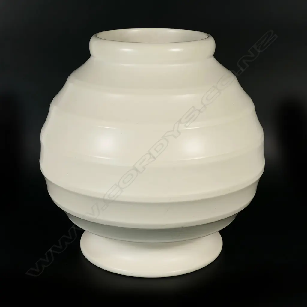 Crown Lynn large 'Hand Potted' shape 14 white glazed vase, Image 1++